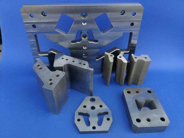 Matryce i stemple do tłoczników i wykrojników