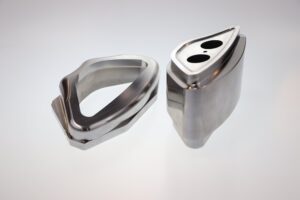 Obróbka CNC w automotive: Matryca i stempel do wykrawania otworów w felgach