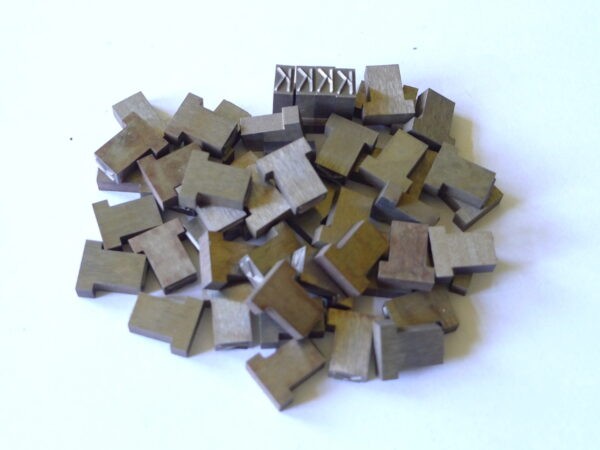 Metalowe czcionki wymienne