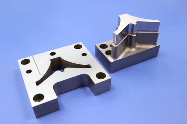 Matryce i stemple do wykrawania