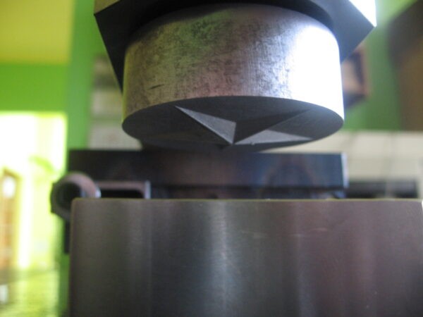 Tłoczniki do znakowania logo, logotypów i znaków firmowych